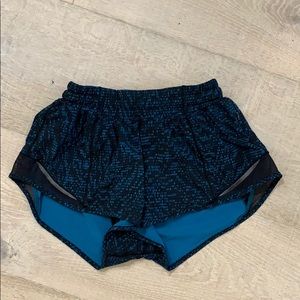 Lulu lemon Hotty Hot 2’5 in.